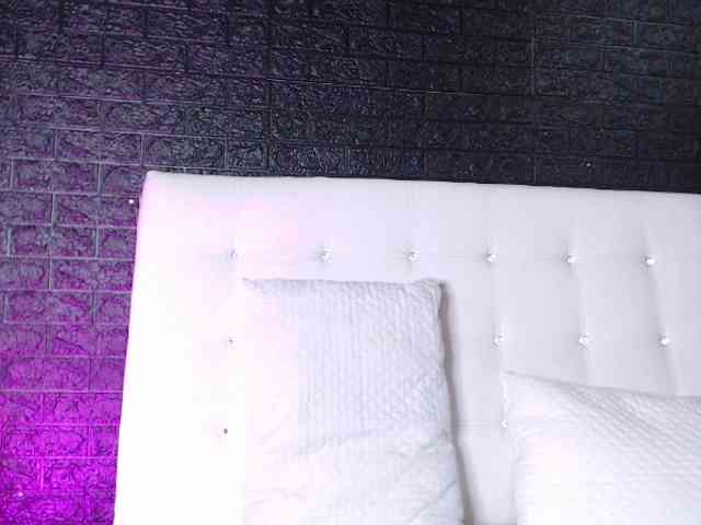 SweetMoniica webcam