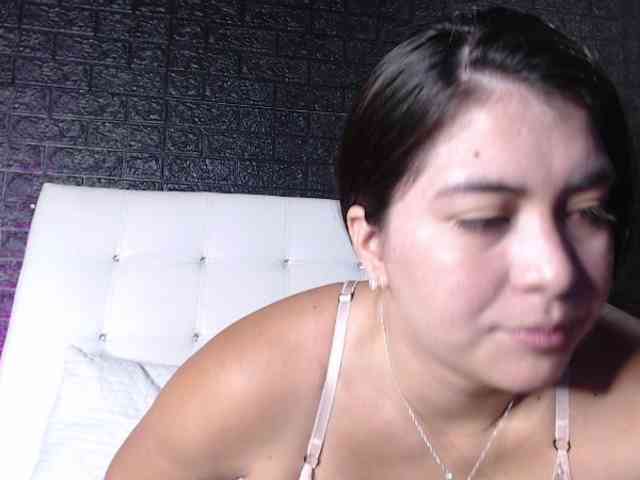 SweetMoniica webcam
