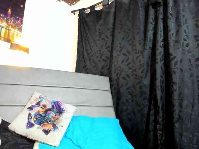 SweetMoniica webcam
