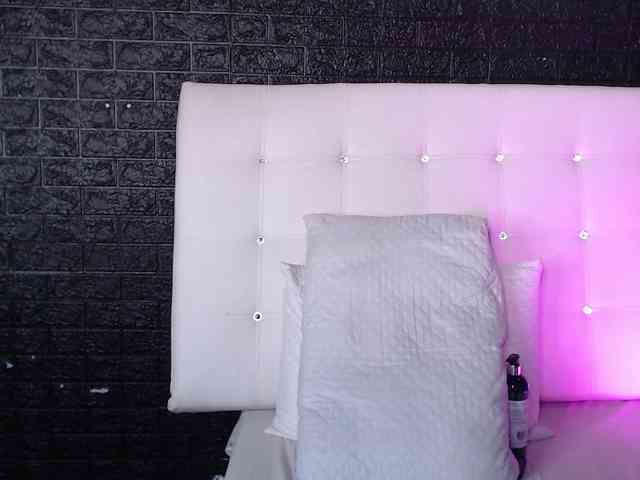 SweetMoniica webcam
