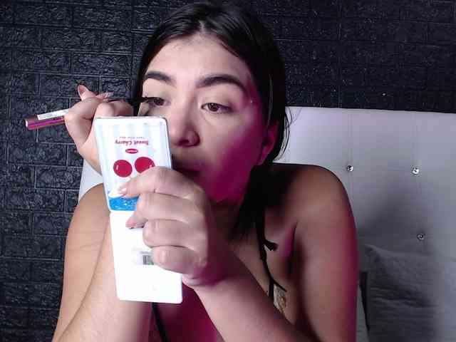 SweetMoniica webcam