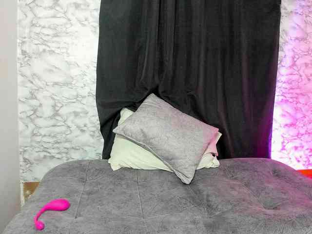 SweetMoniica webcam
