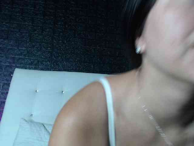 SweetMoniica webcam