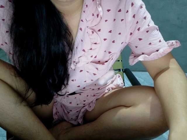 m99love, en directo ahora en BongaCams
