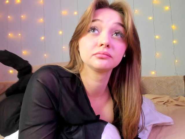 may-flower live cam on BongaCams