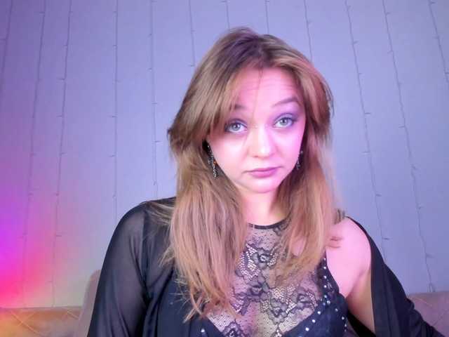 may-flower live cam on BongaCams