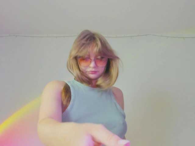 may-flower live cam on BongaCams