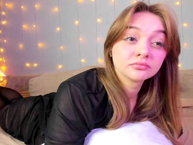 may-flower live cam on BongaCams