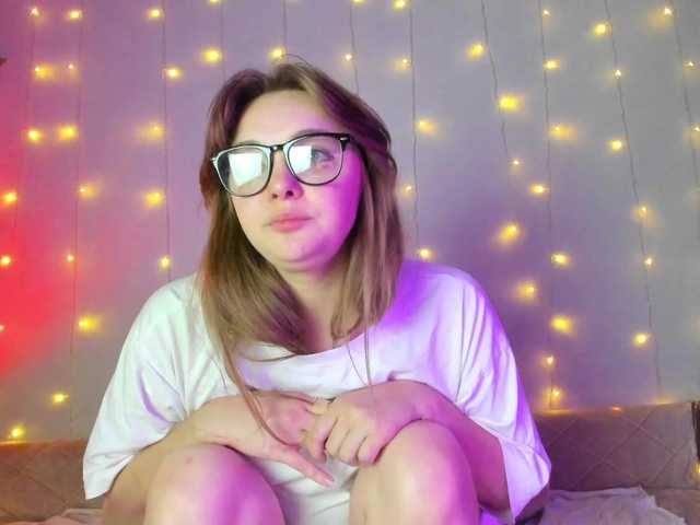 may-flower live cam on BongaCams