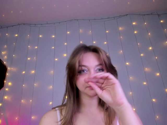 may-flower live cam on BongaCams