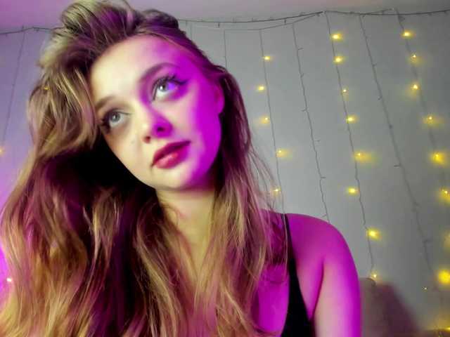 may-flower live cam on BongaCams