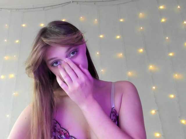 may-flower live cam on BongaCams