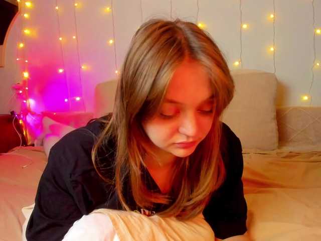 may-flower live cam on BongaCams