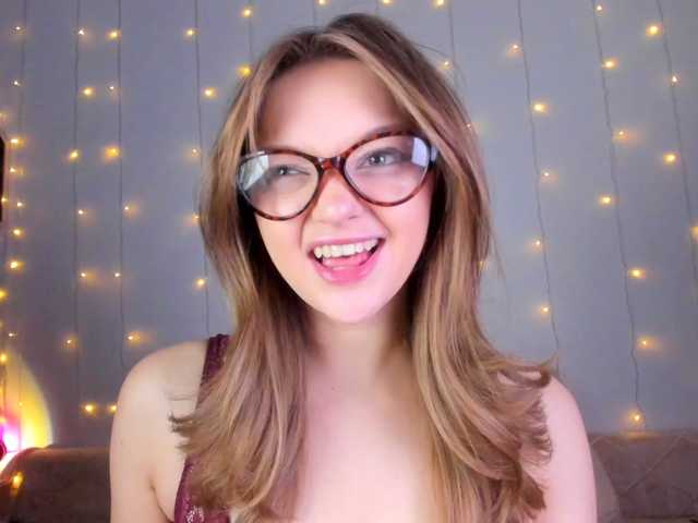 may-flower live cam on BongaCams