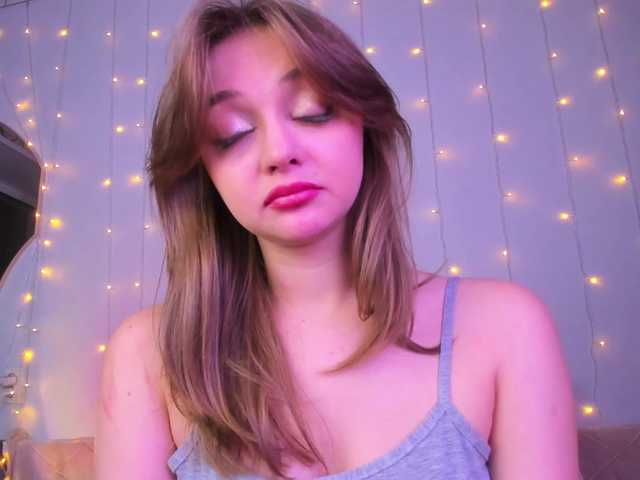 may-flower live cam on BongaCams