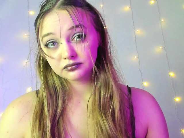 may-flower live cam on BongaCams