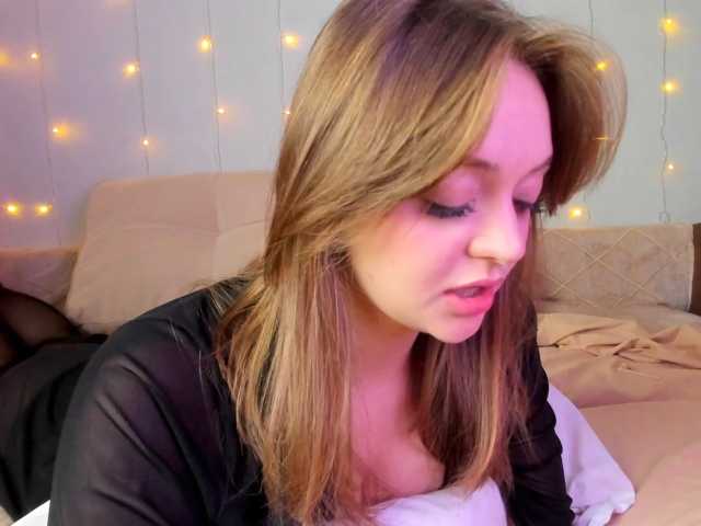 may-flower live cam on BongaCams