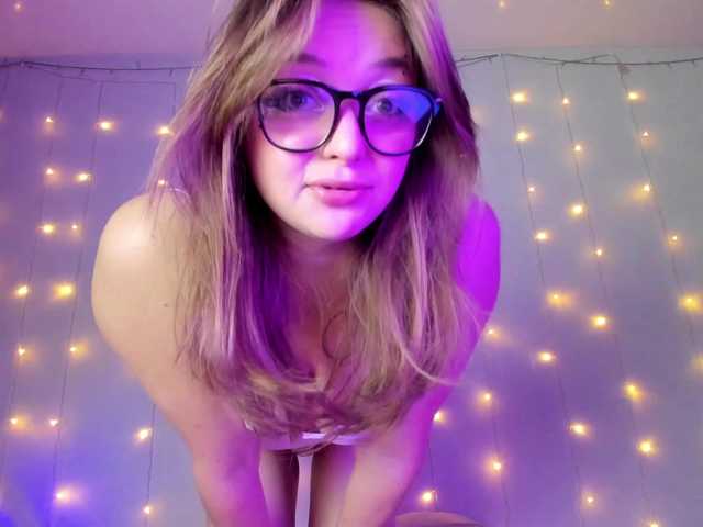 may-flower live cam on BongaCams