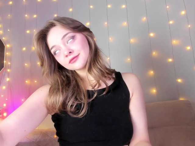 may-flower live cam on BongaCams