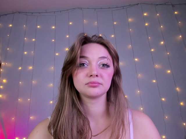 may-flower live cam on BongaCams