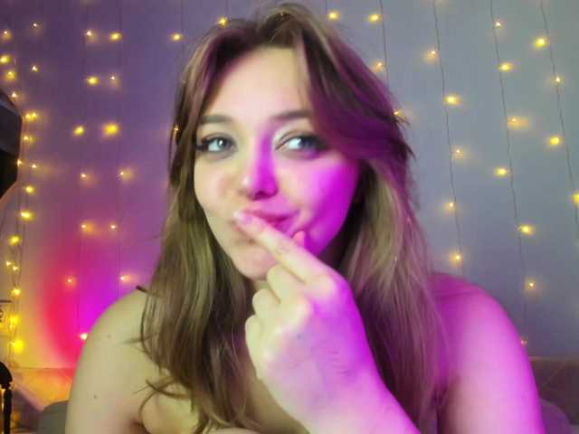may-flower live cam on BongaCams
