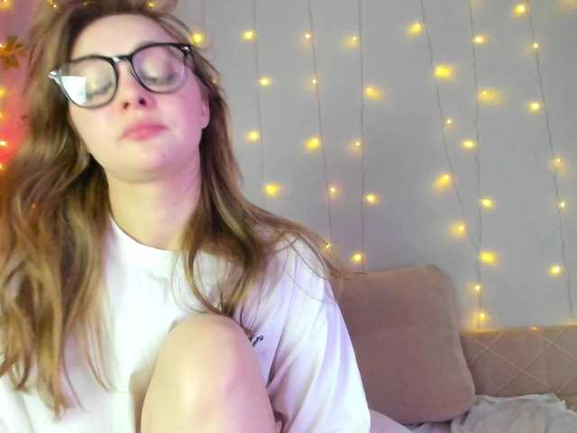 may-flower live cam on BongaCams