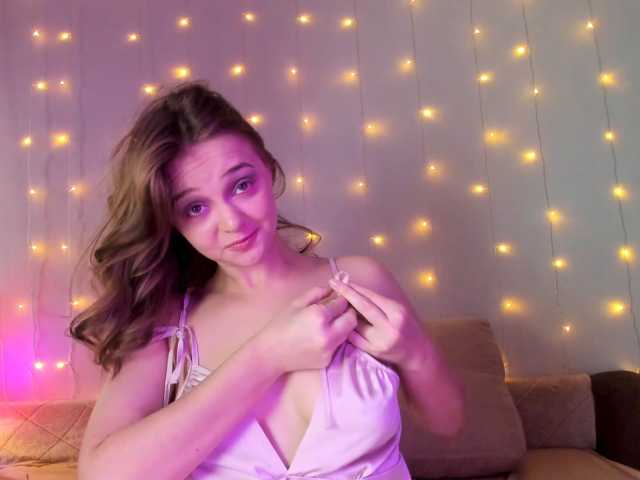 may-flower live cam on BongaCams