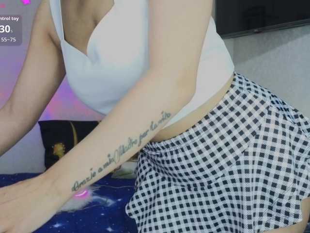 IngaShy live cam on BongaCams