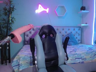 cristal-horny19
