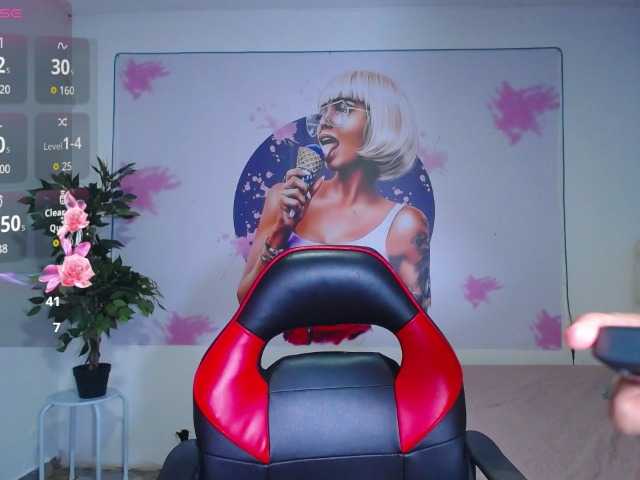 cristal-horny19 live cam on BongaCams
