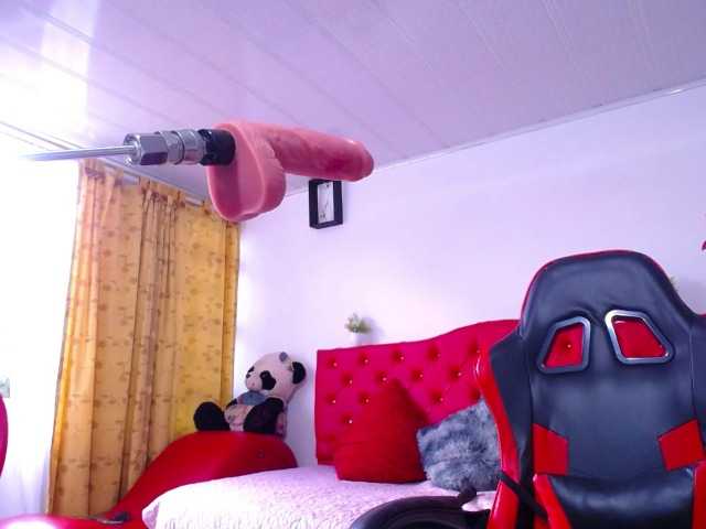 cristal-horny19