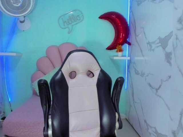 cristal-horny19 live cam on BongaCams