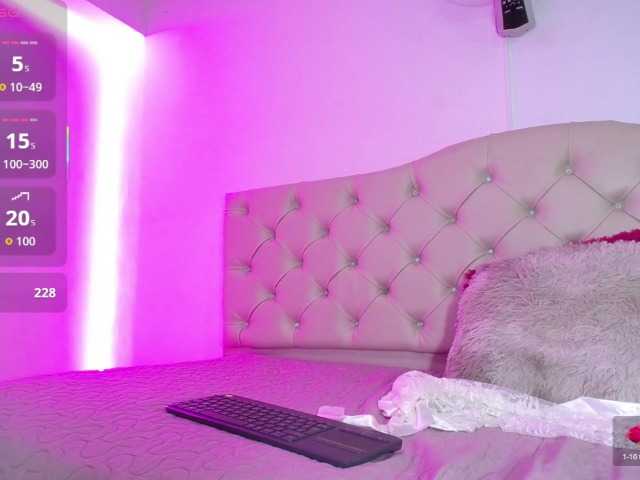 cristal-horny19 live sex show