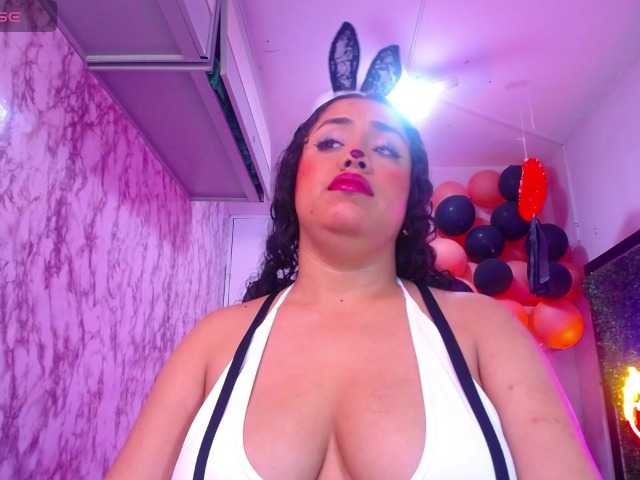 cristal-horny19