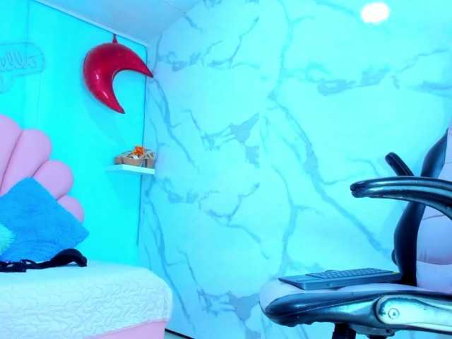 cristal-horny19