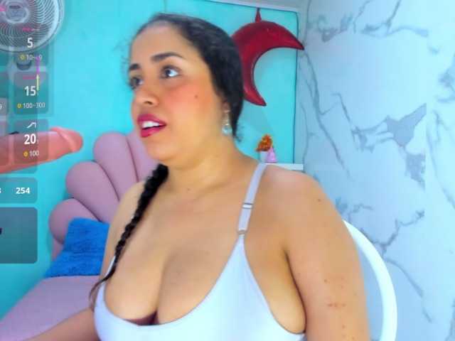cristal-horny19 live cam on BongaCams