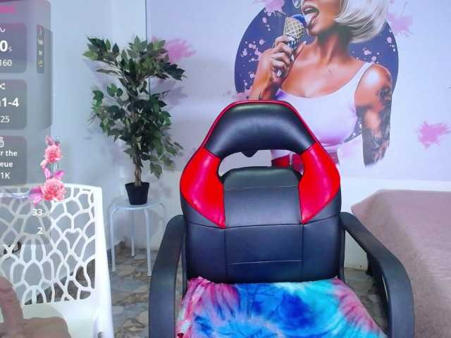 cristal-horny19
