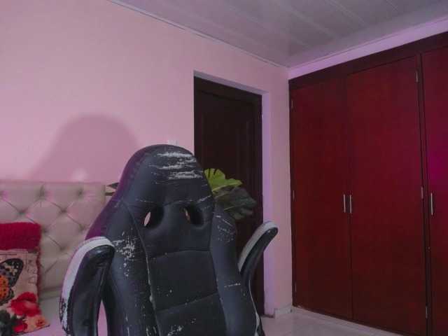 cristal-horny19
