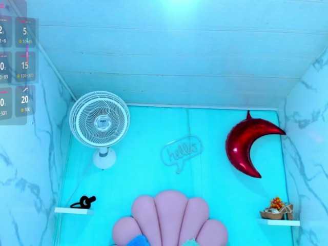 cristal-horny19