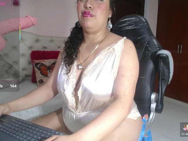 cristal-horny19 live cam on BongaCams