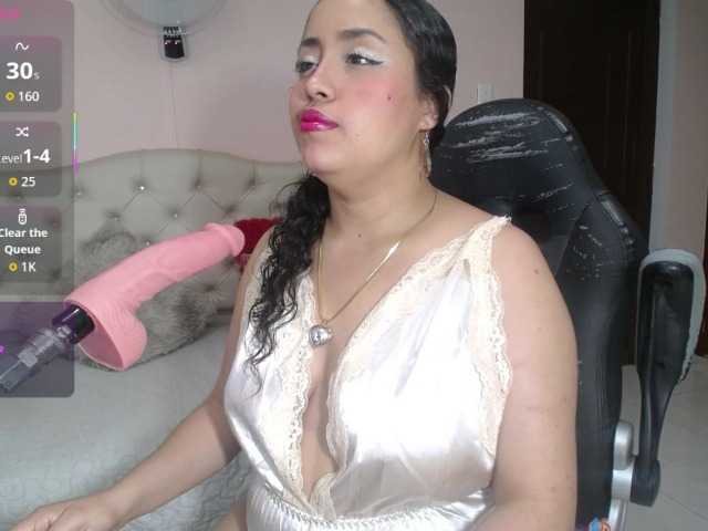 cristal-horny19