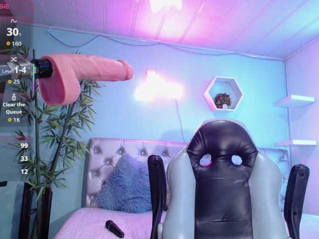 cristal-horny19