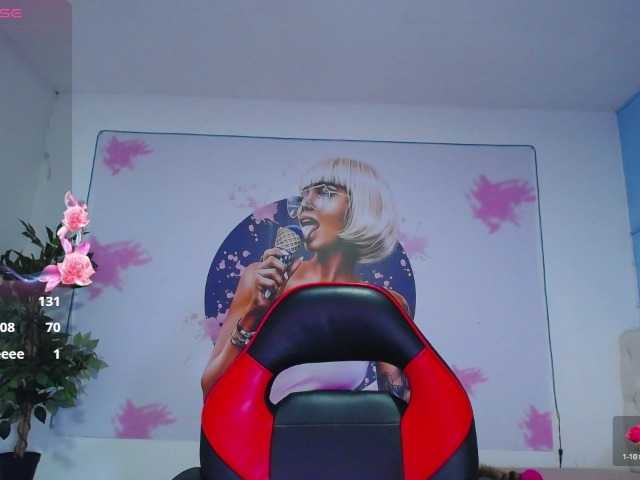 cristal-horny19