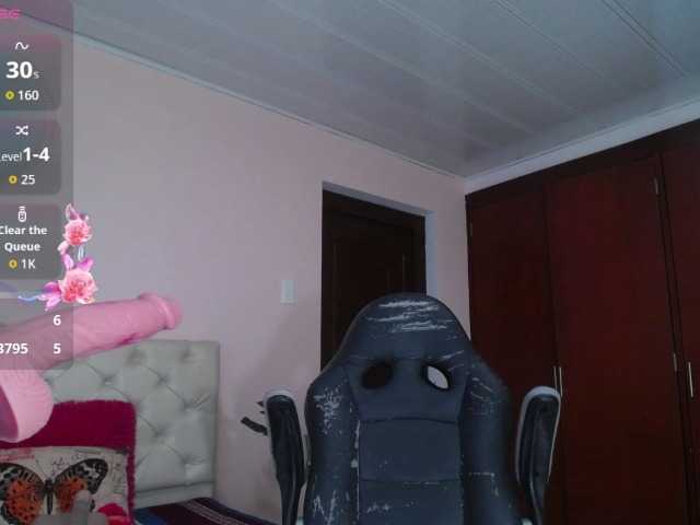 cristal-horny19