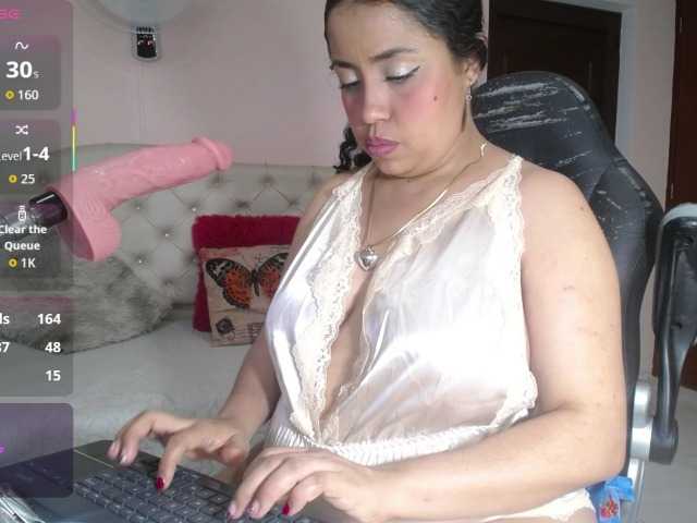 cristal-horny19 live cam preview