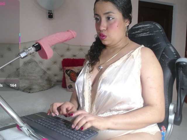 cristal-horny19