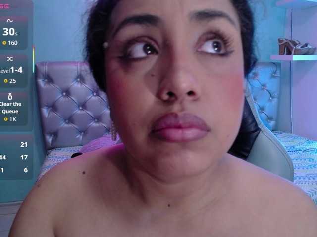 cristal-horny19