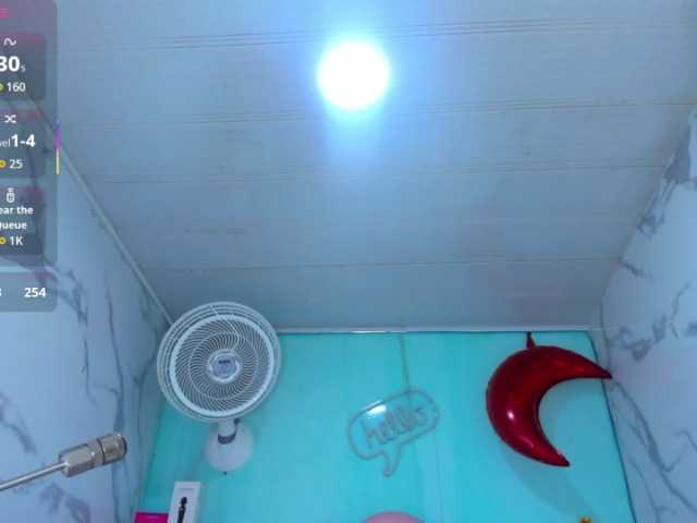cristal-horny19