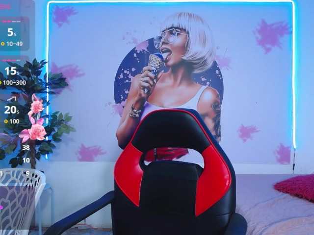 cristal-horny19