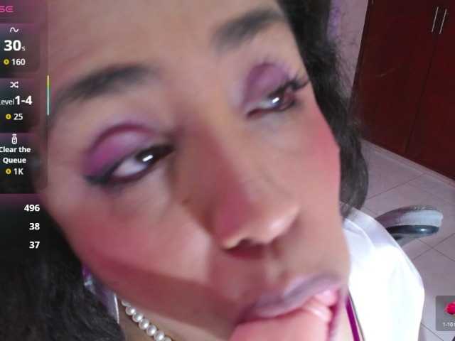 cristal-horny19